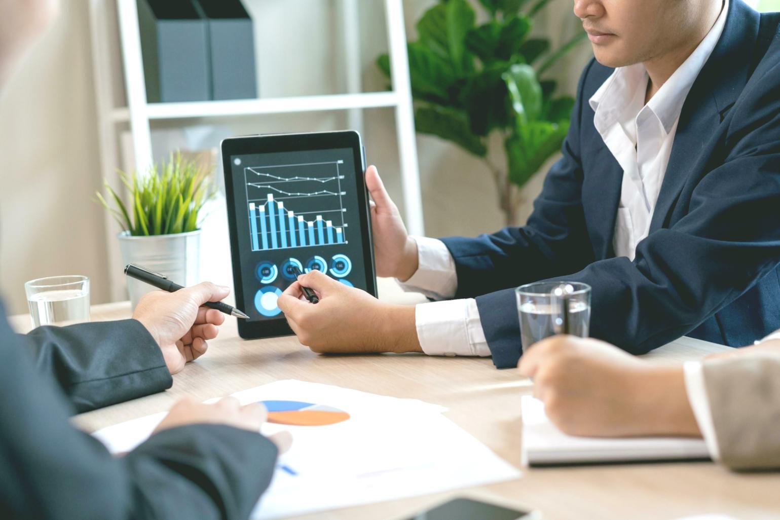 Team bei der gemeinsamen Planung eines Projekts